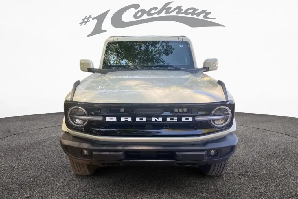 2025 Ford Bronco Outer Banks photo 1