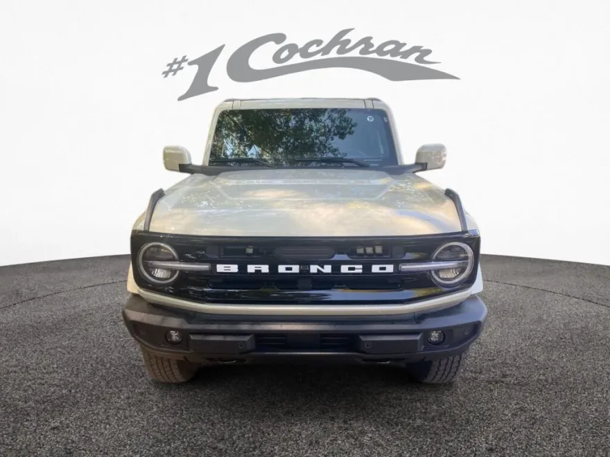 2025 Ford Bronco Outer Banks photo 1