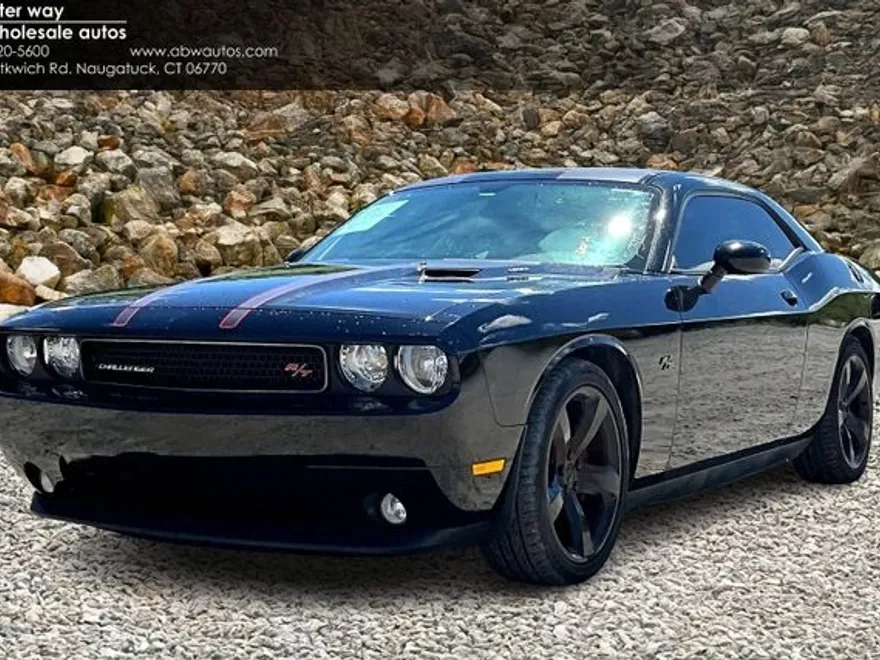 2014 Dodge Challenger R/T photo 1