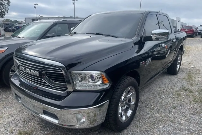 2019 Ram 1500 Classic Laramie photo 1