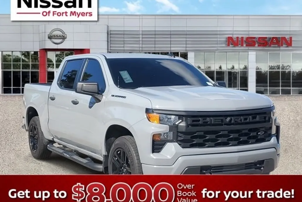 2024 Chevrolet Silverado 1500 Custom photo 1