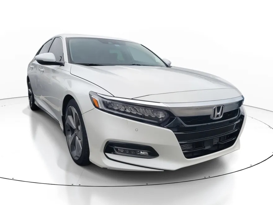 2020 Honda Accord Touring 2.0T photo 1