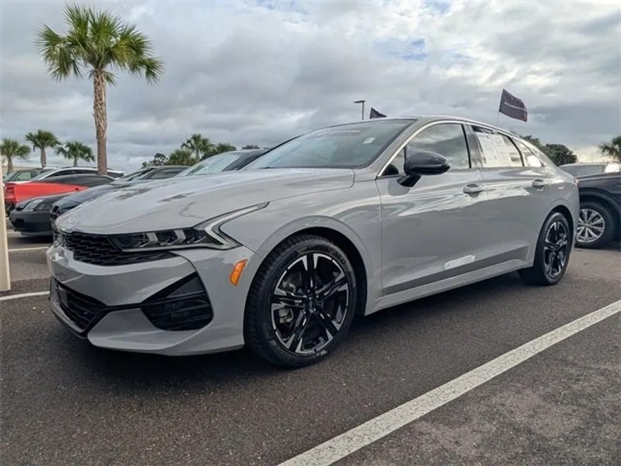 2022 Kia K5 GT-Line photo 1