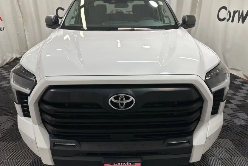 2023 Toyota Tundra SR5 photo 1