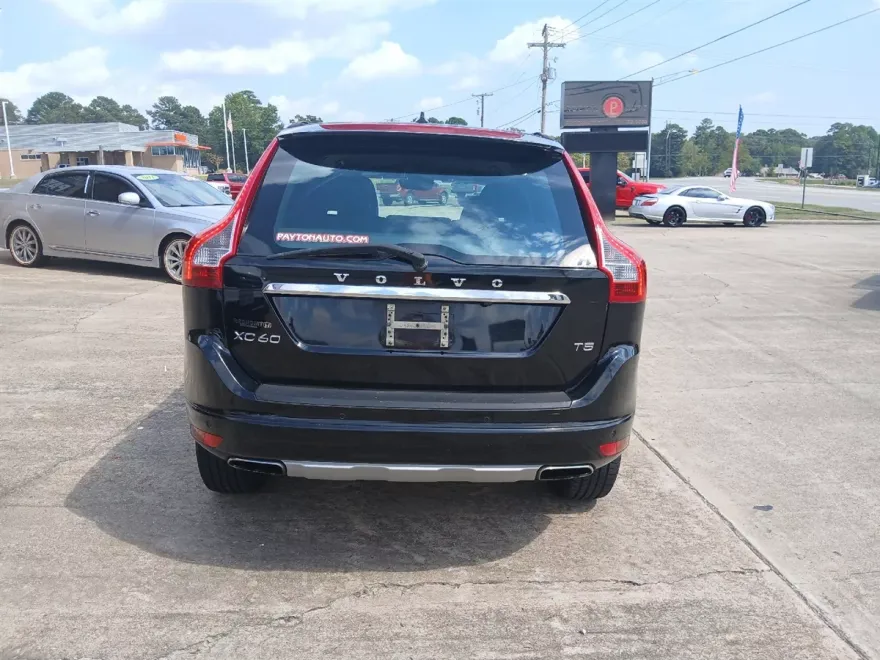 2016 Volvo XC60 T5 Drive-E photo 1
