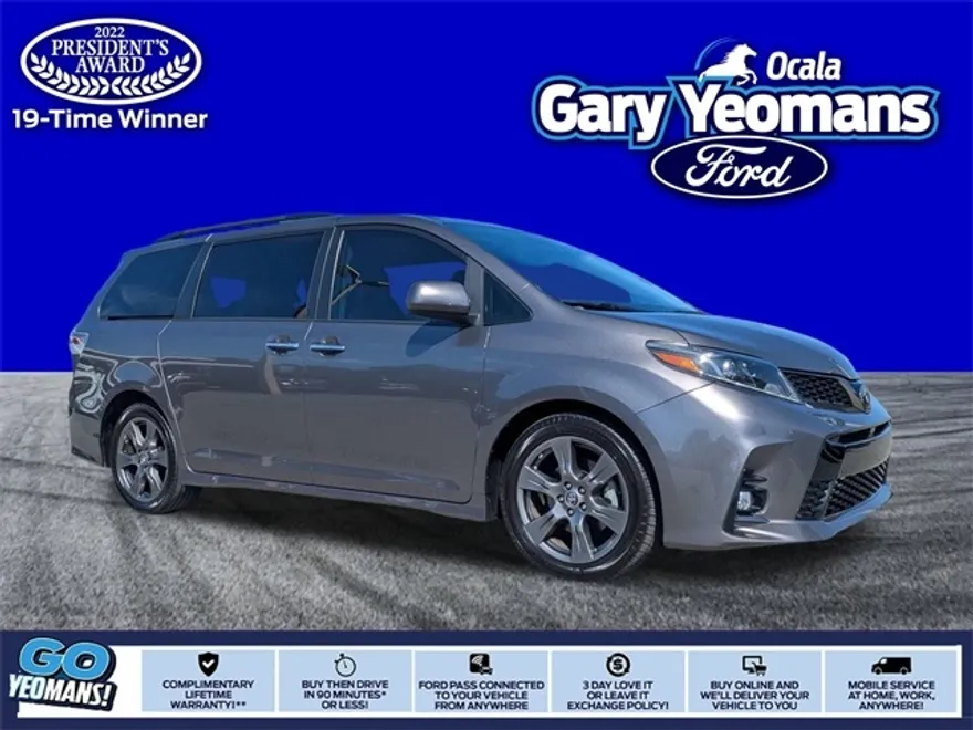 2019 Toyota Sienna SE photo 1