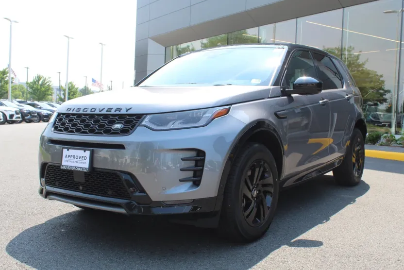 2024 Land Rover Discovery Sport Dynamic SE photo 1