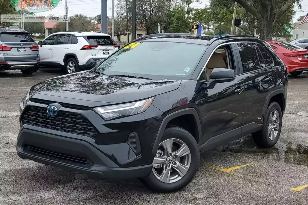 2024 Toyota RAV4 Hybrid LE photo 1