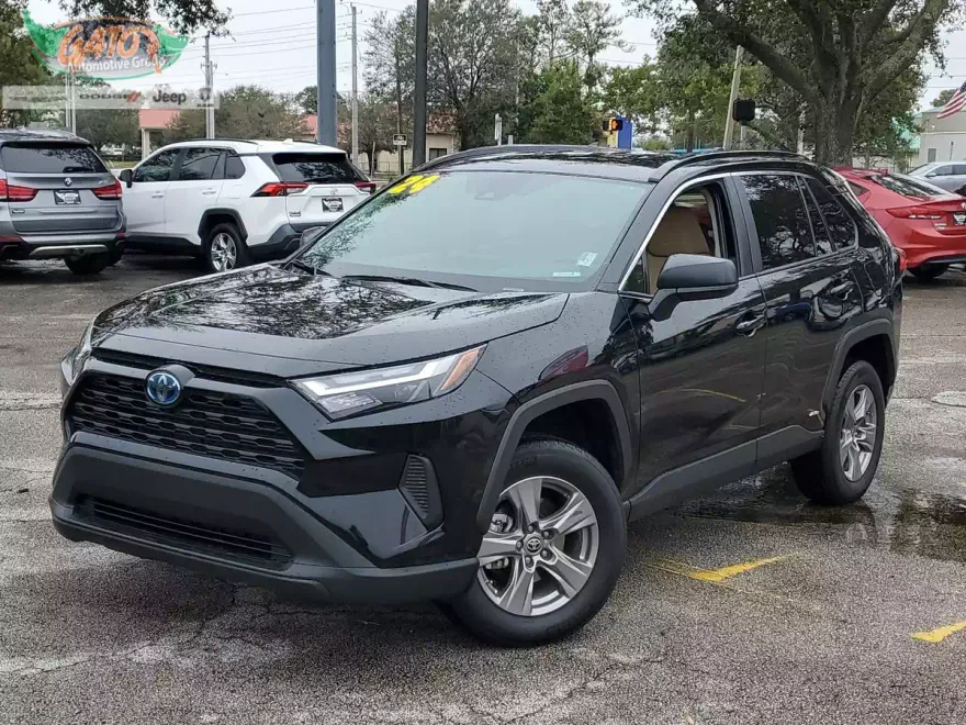 2024 Toyota RAV4 Hybrid LE photo 1
