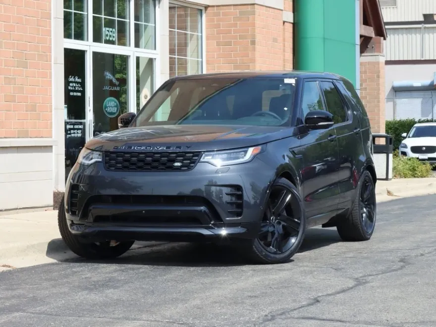 2024 Land Rover Discovery SE photo 1