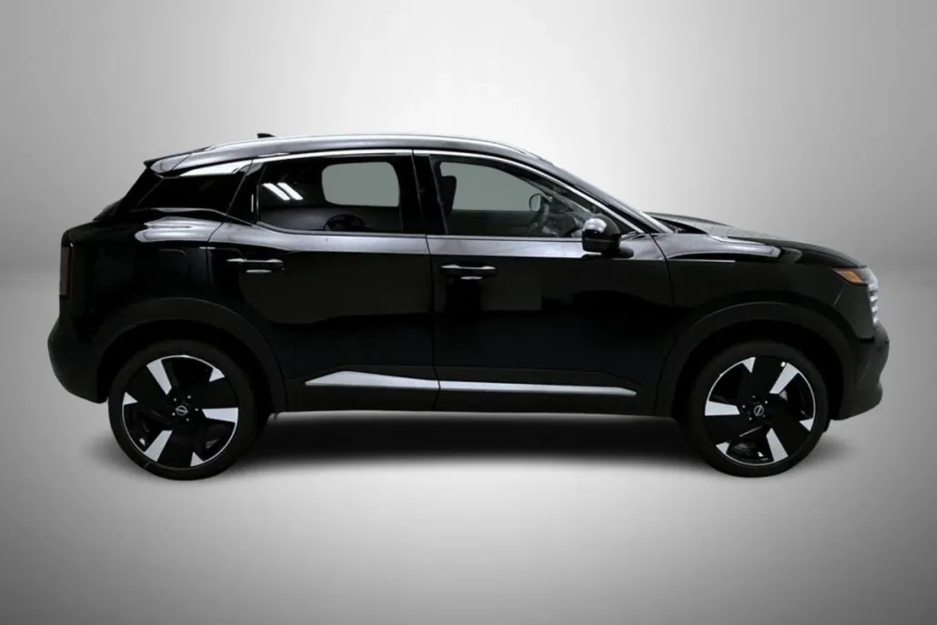 2025 Nissan Kicks SR photo 1
