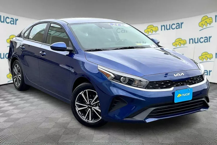 2024 Kia Forte LXS photo 1