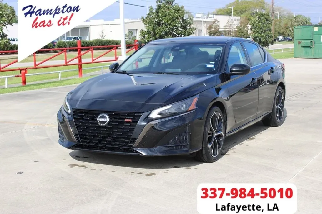 2023 Nissan Altima 2.5 SR photo 1