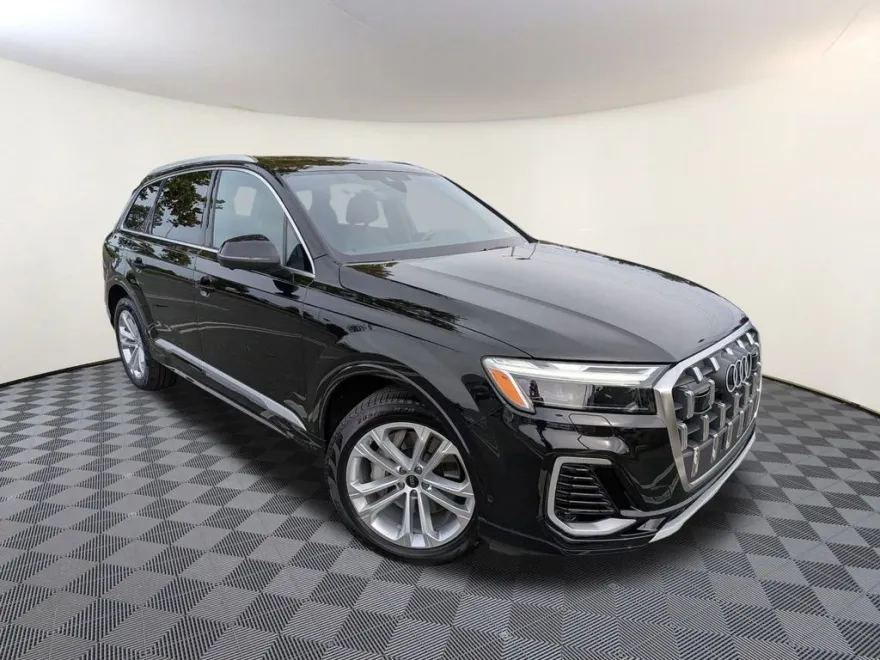 2025 Audi Q7 55 Premium Plus photo 1
