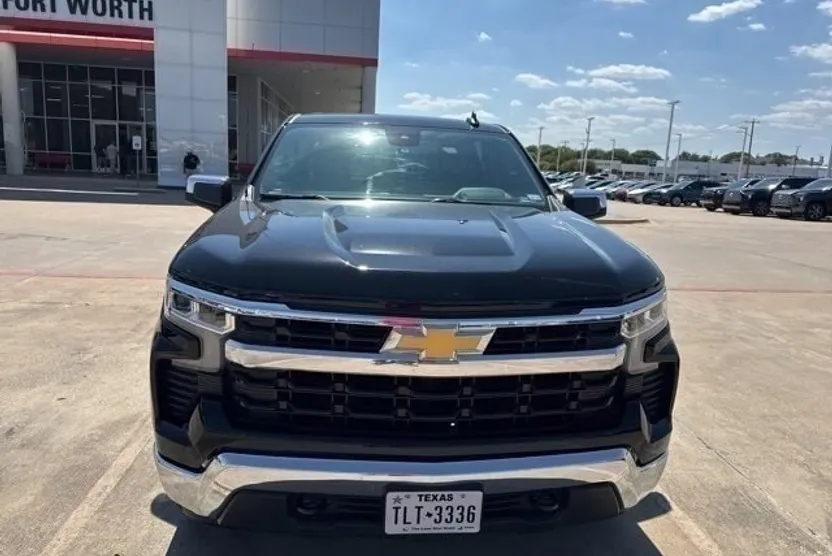 2023 Chevrolet Silverado 1500 LT photo 1