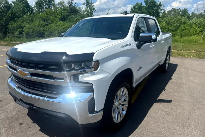 2019 Chevrolet Silverado 1500 LT photo 1