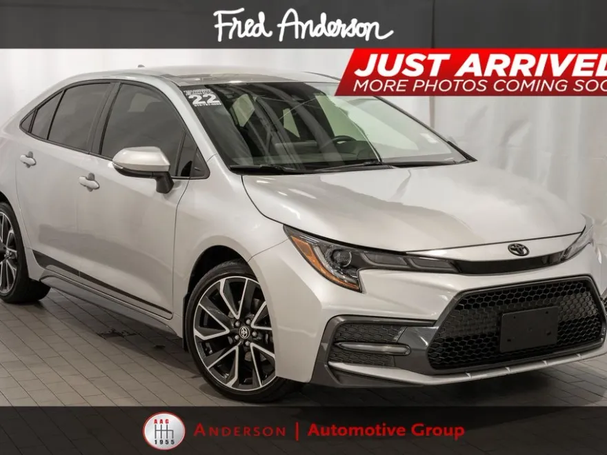 2022 Toyota Corolla SE photo 1