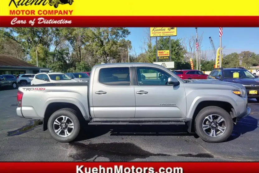 2018 Toyota Tacoma TRD Sport V6 photo 1