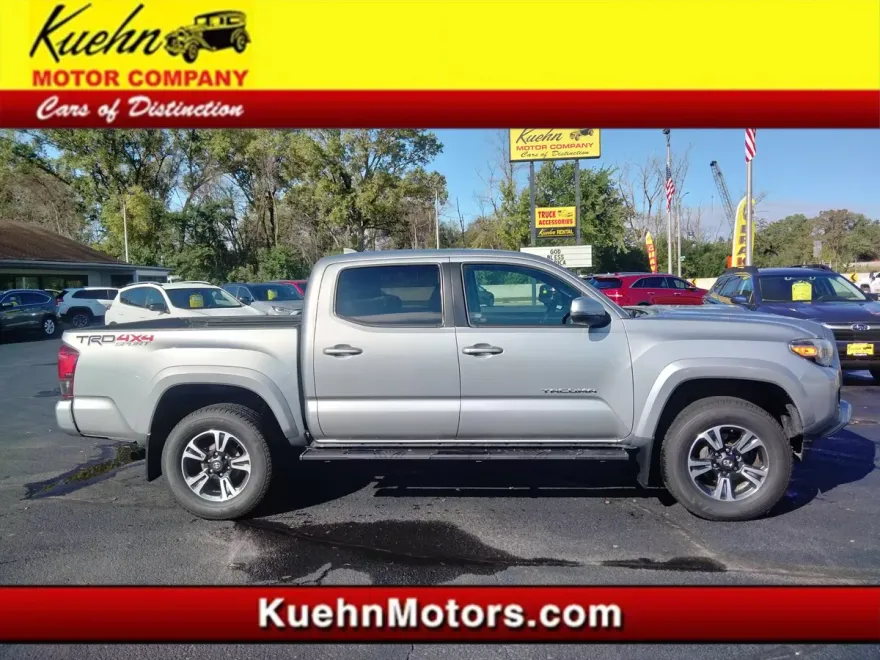 2018 Toyota Tacoma TRD Sport V6 photo 1