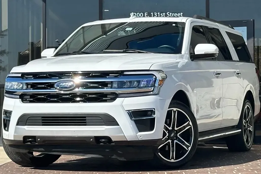 2022 Ford Expedition MAX Limited photo 1