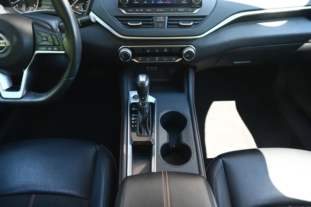 2022 Nissan Altima 2.5 SR photo 1