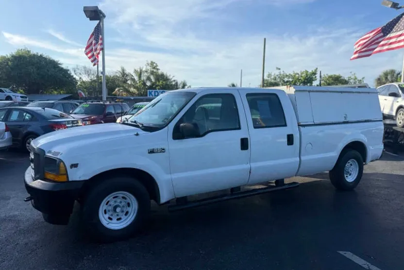 2001 Ford F-350 XL photo 1
