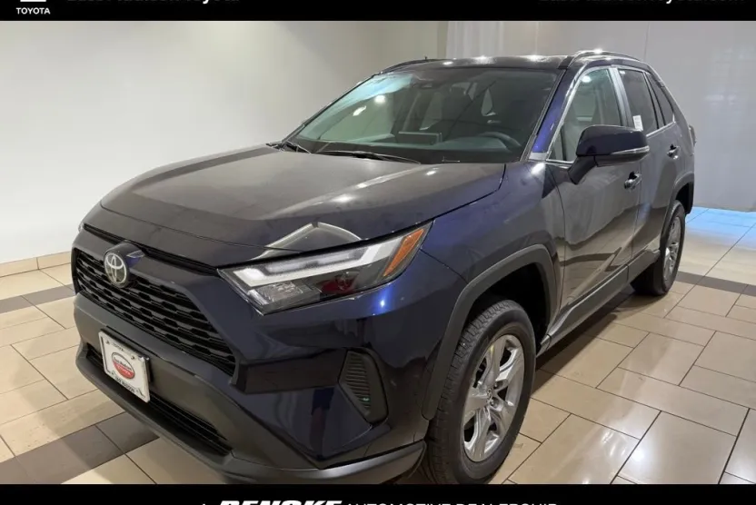 2025 Toyota RAV4 XLE photo 1