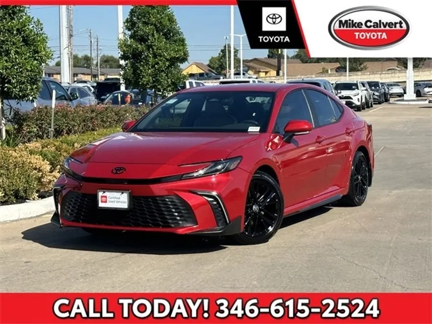 2025 Toyota Camry SE photo 1