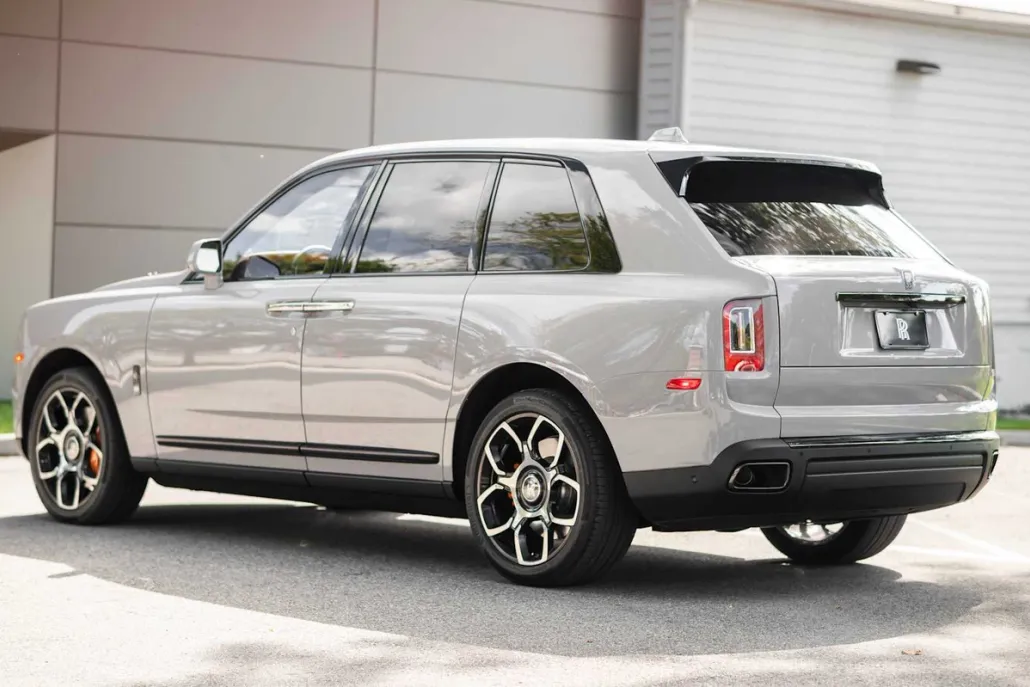 2024 Rolls Royce Cullinan Black Badge photo 1