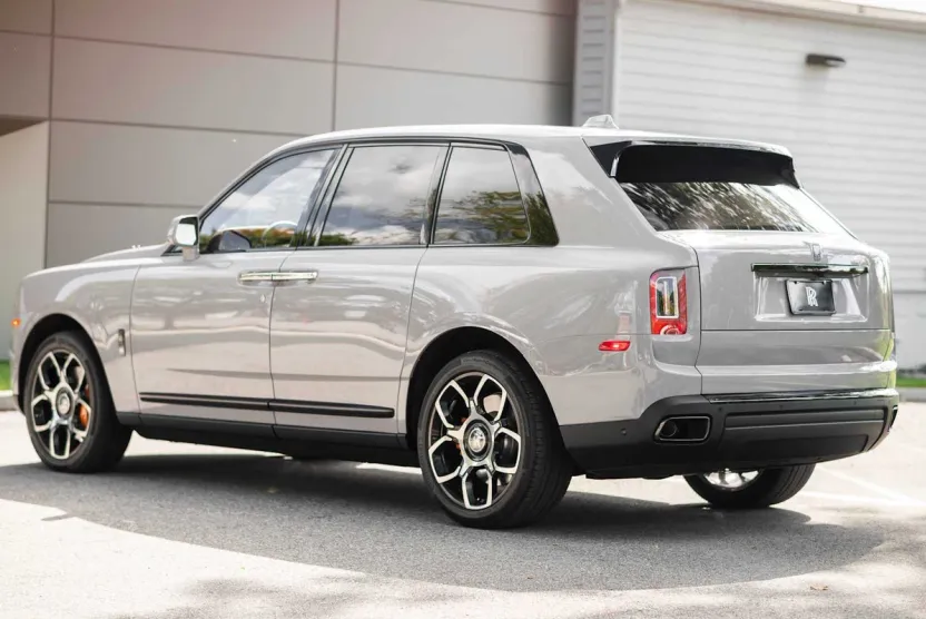 2024 Rolls Royce Cullinan Black Badge photo 1