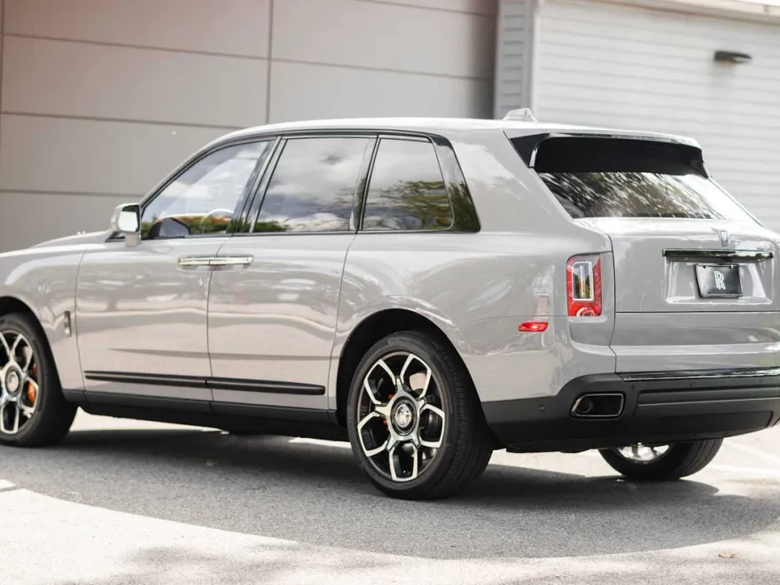2024 Rolls Royce Cullinan Black Badge photo 1