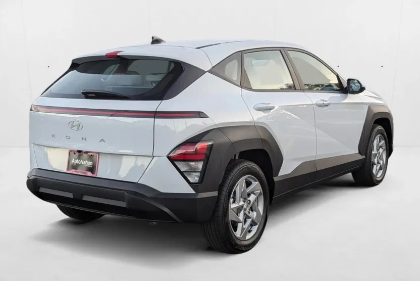 2024 Hyundai Kona SE photo 1
