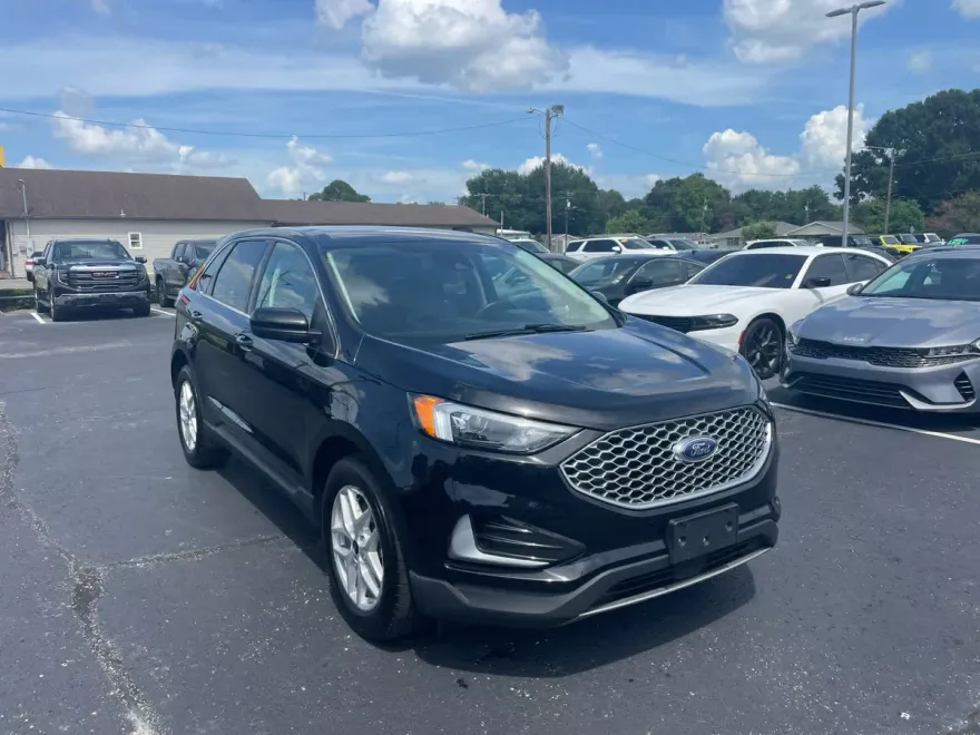 2024 Ford Edge SEL photo 1