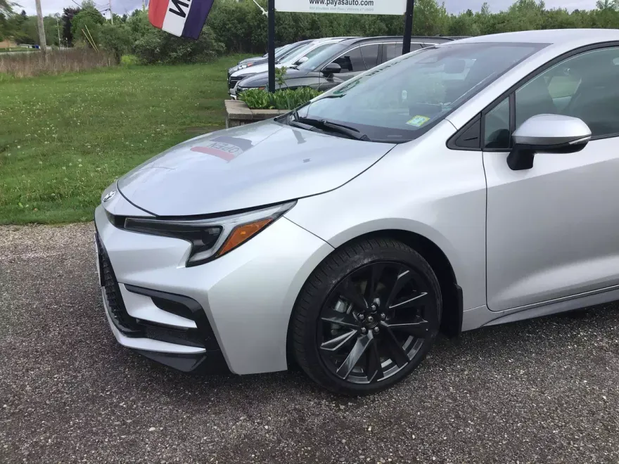 2024 Toyota Corolla SE photo 2
