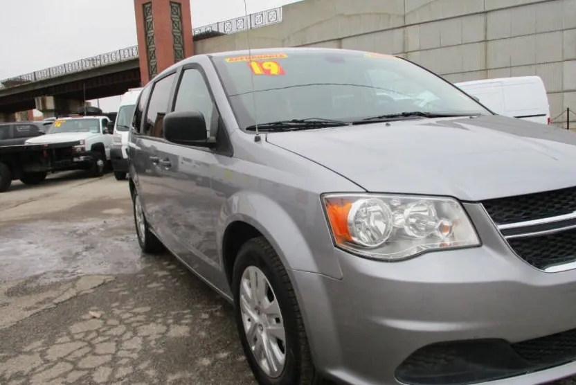 2019 Dodge Grand Caravan SE photo 1
