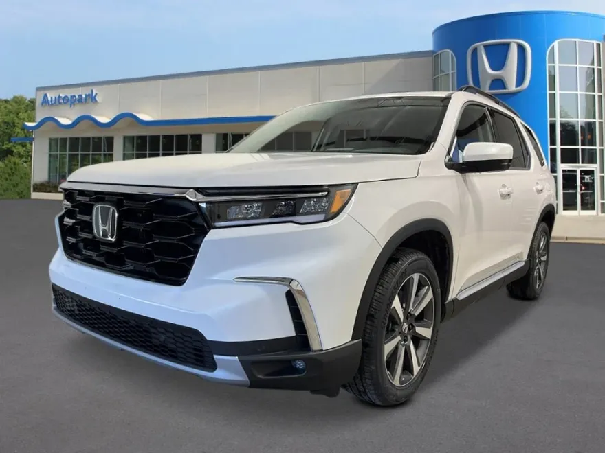 2025 Honda Pilot Touring photo 1