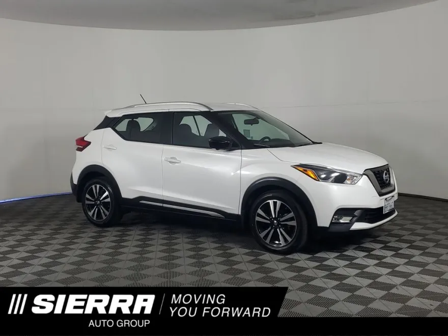 2018 Nissan Kicks SR photo 1