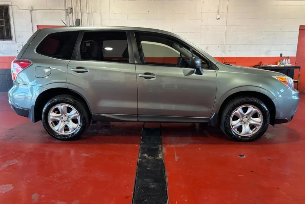 2014 Subaru Forester 2.5i photo 1