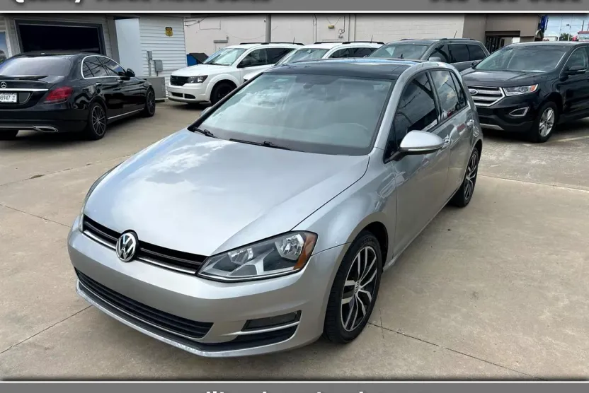 2015 Volkswagen Golf SE photo 1