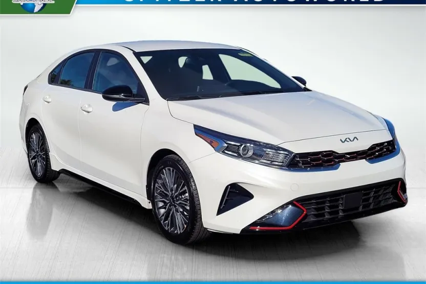 2024 Kia Forte GT-Line photo 1
