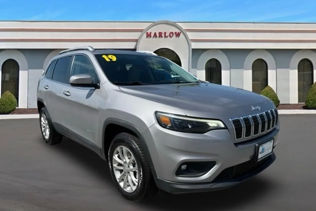 2019 Jeep Cherokee Latitude photo 1