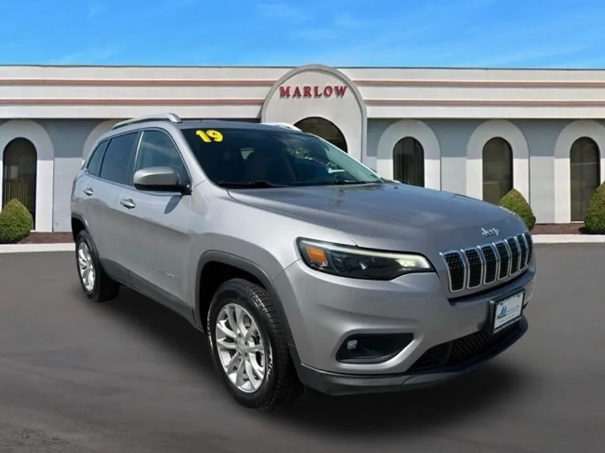 2019 Jeep Cherokee Latitude photo 1