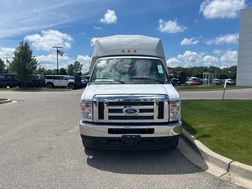 2025 Ford E-350 photo 2