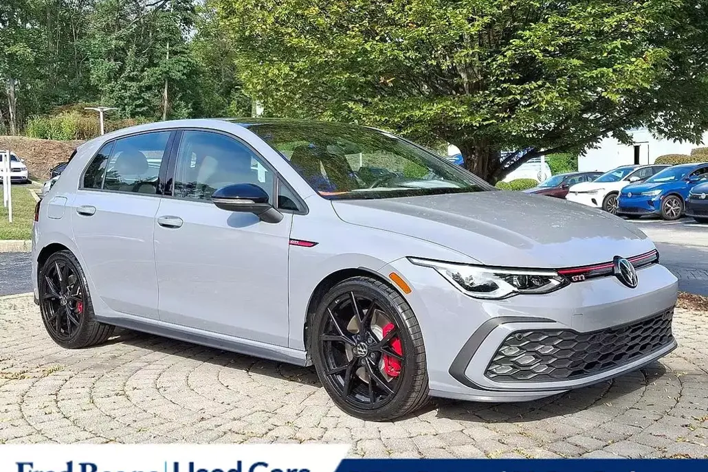 2024 Volkswagen Golf GTI 380 S photo 1