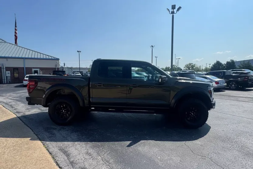 2025 Ford F-150 Raptor photo 1