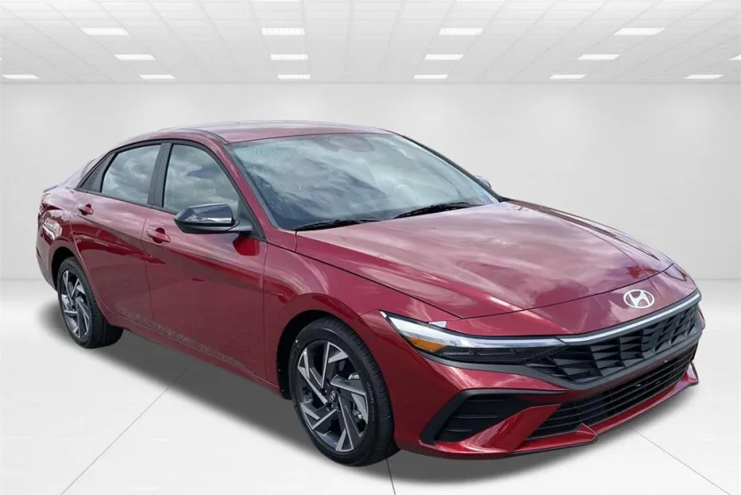 2025 Hyundai Elantra SEL Sport photo 1