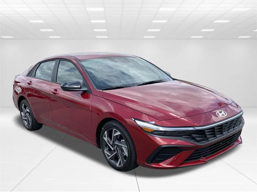 2025 Hyundai Elantra SEL Sport photo 1