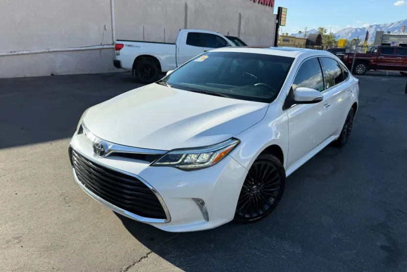 2016 Toyota Avalon Touring photo 1