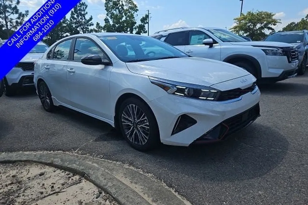 2024 Kia Forte GT-Line photo 1