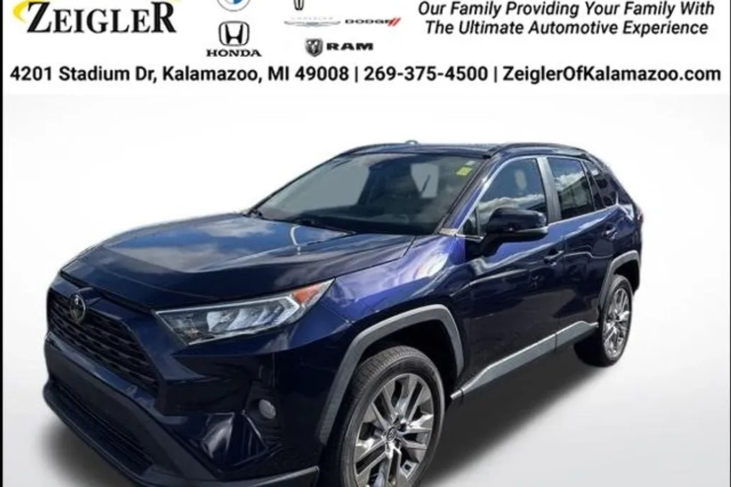 2021 Toyota RAV4 XLE Premium photo 1